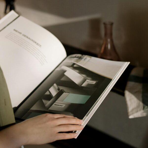 Daneshmand Magazine (Issue 952)